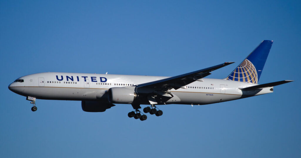 Severe Turbulence Injures 7 And Forces Emergency Landing On United Airlines Flight * 100PercentFedUp.com * by Danielle