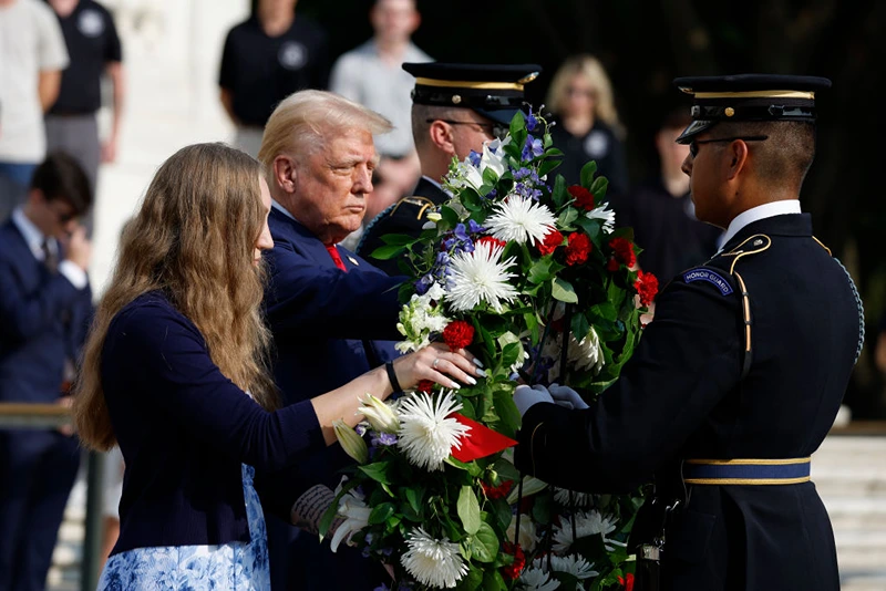 Politics: President Trump Honors 13 Fallen U.s. Service Members At