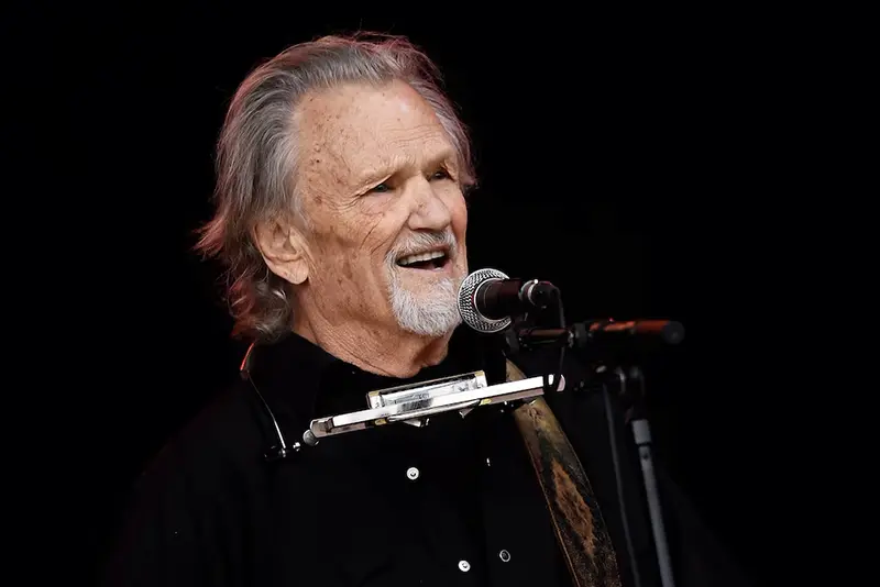 Kris Kristofferson performs on the Pyramid Stage at Worthy Farm in Somerset during the Glastonbury Festival in Britain, June 23, 2017. REUTERS/Dylan Martinez/File Photo