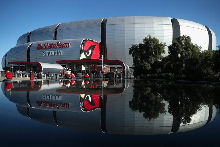 GLENDALE, ARIZONA - OCTOBER 31: General view outside of State Farm Stadium before the NFL game between the San Francisco 49ers and the Arizona Cardinals on October 31, 2019 in Glendale, Arizona. (Photo by Christian Petersen/Getty Images)