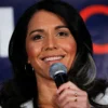 : Democratic presidential candidate U.S. Representative Tulsi Gabbard (D-HI) holds a Town Hall meeting on Super Tuesday Primary night on March 3, 2020 in Detroit, Michigan. Gabbard, the first Samoan American and first Hindu elected to Congress, is one of two women left in the Democratic Primary, the other being Senator Elizabeth Warren. (Photo by Bill Pugliano/Getty Images)