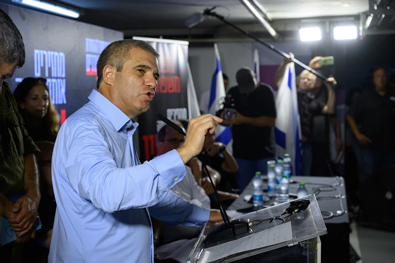 TEL AVIV, ISRAEL - OCTOBER 13: Gal Hirsch, co-ordinator for the cross-Governmental response to the hostage situation, addresses family and friends of those taken hostage by Hamas during an attack on Israel, at a press conference on October 13, 2023 in Tel Aviv, Israel. Israel has sealed off Gaza and launched sustained retaliatory air strikes, which have killed at least 1,400 people with more than 400,000 displaced, after a large-scale attack by Hamas. On October 7, the Palestinian militant group Hamas launched a surprise attack on Israel from Gaza by land, sea, and air, killing over 1,300 people and wounding around 2,800. Israeli soldiers and civilians have also been taken hostage by Hamas and moved into Gaza. The attack prompted a declaration of war by Israeli Prime Minister Benjamin Netanyahu and the announcement of an emergency wartime government. (Photo by Leon Neal/Getty Images)