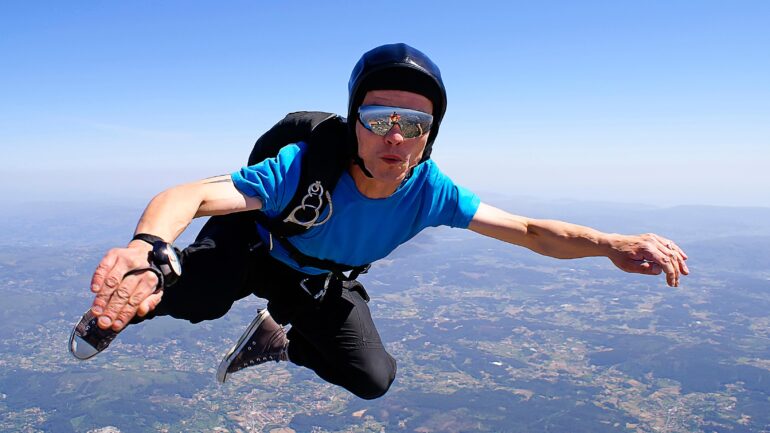 Satire News: Cool Skydiver Only Uses One Parachute Strap