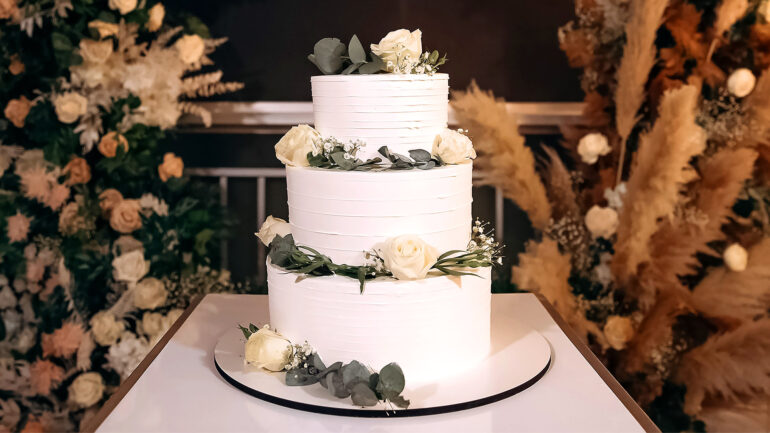 Satire News: Wedding Cake Gets More Compliments Than Bride