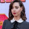 Travel & Lifestyle: Aubrey Plaza Opens Up About Having A