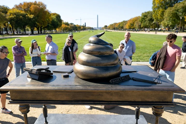 Bronze ‘Poop’ Sculpture Mocking Trump, Jan. 6 Protesters Is Erected Along D.C. National Mall – One America News Network