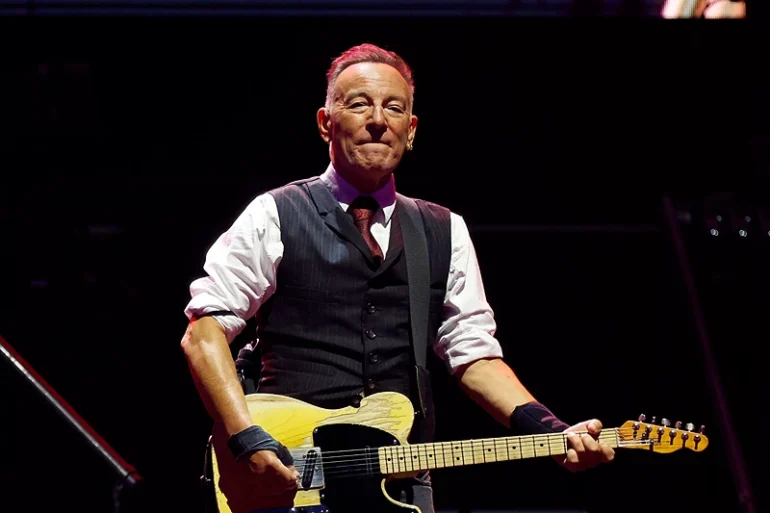 Bruce Springsteen Endorses Kamala Harris, Claims Trump Is ‘Dangerous’ – One America News Network