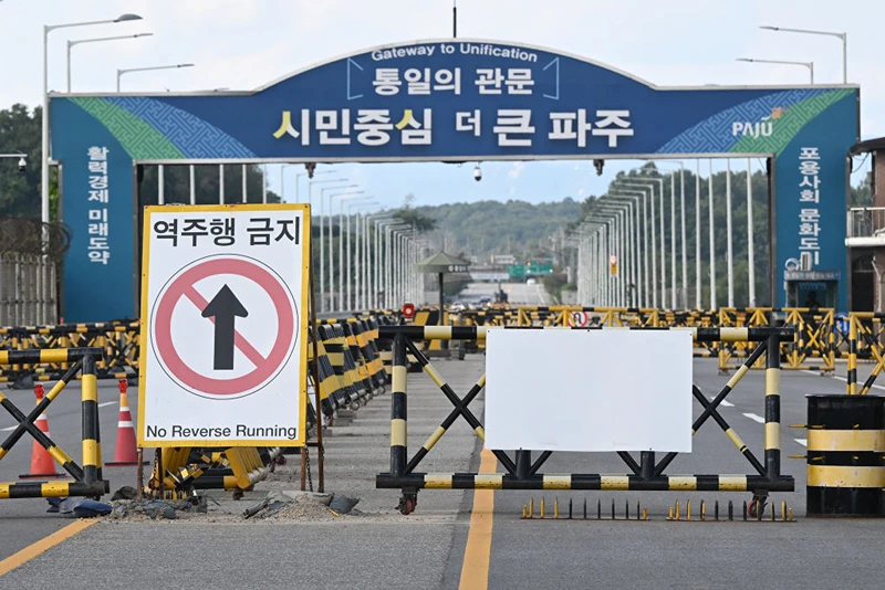 Barricades set up at a military checkpoint on the Tongil bridge, the road leading to North Korea's Kaesong city, in the border city of Paju on October 9, 2024. North Korea's army said on October 9 it was moving to "permanently shut off and block the southern border" with Seoul and had informed the US military to prevent an accidental clash. (Photo by Jung Yeon-je / AFP) (Photo by JUNG YEON-JE/AFP via Getty Images)