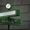 The logo of Robinhood Markets, Inc. is seen at a pop-up event on Wall Street after the company's IPO in New York City, U.S., July 29, 2021. REUTERS/Andrew Kelly/File Photo