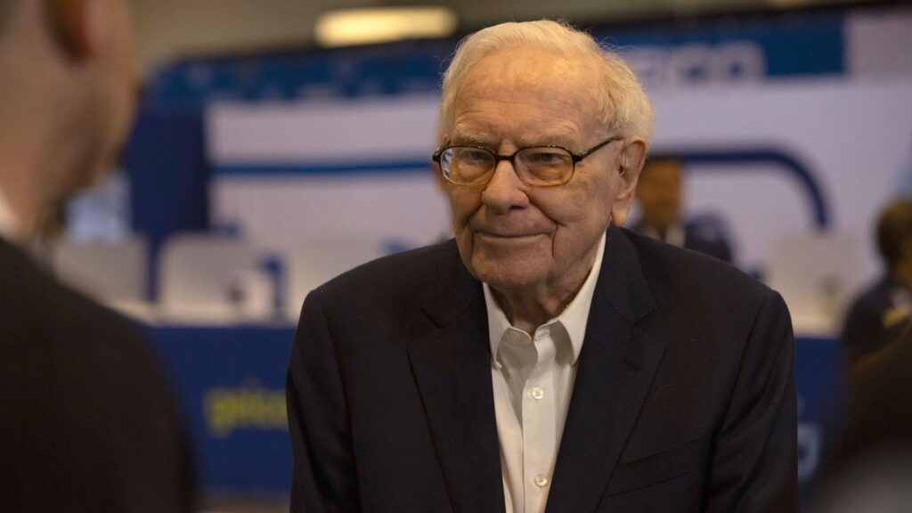 Stock Market: Berkshire Slashes Bank Of America Stake To Under