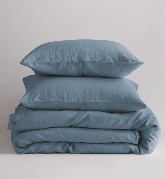 Travel & Lifestyle: Quince Linen Duvet Cover Is Year Round Perfection