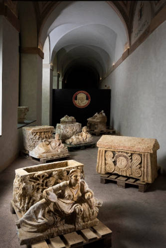 Science & Tech: Italian Police Seize Stolen Etruscan Treasures, Including