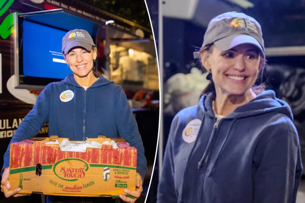 Gossip & Rumors: Emotional Jennifer Garner Volunteers At Food Truck