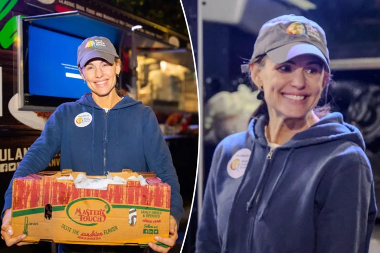 Gossip & Rumors: Emotional Jennifer Garner Volunteers At Food Truck