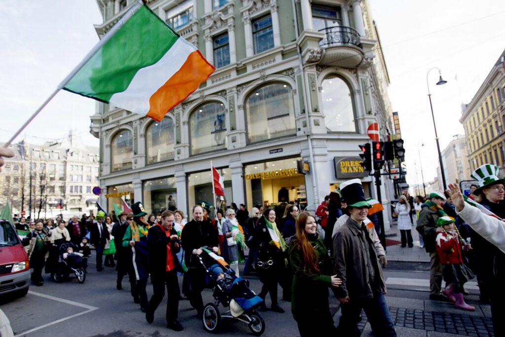 Politics: thousands participate in anti immigration ‘god save ireland’ march –