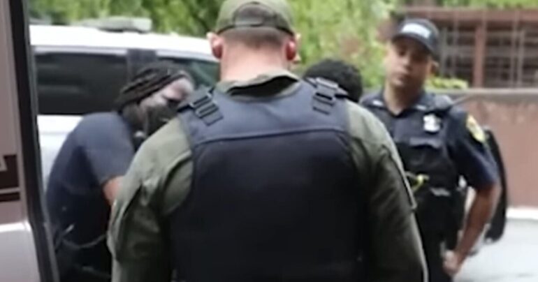 Justice Department Announces Arrest Of U.S. Government Employee Accused Of Attempting To Share Classified Information With Foreign Nation * 100PercentFedUp.com * by Danielle