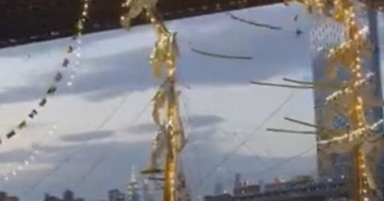 Mexican “Navy” Ship CRASHES Into Brooklyn Bridge — Multiple Injuries * 100PercentFedUp.com * by Kaley