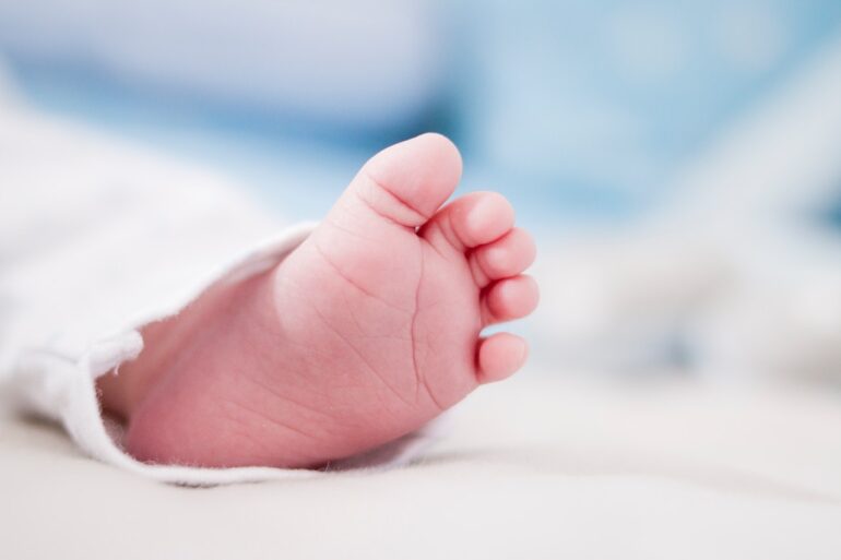 Politics: brain dead georgia mother kept alive until baby can