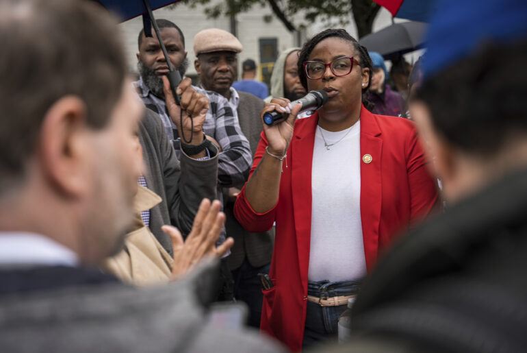 Politics: democrats shocked, shocked that breaking the law leads to