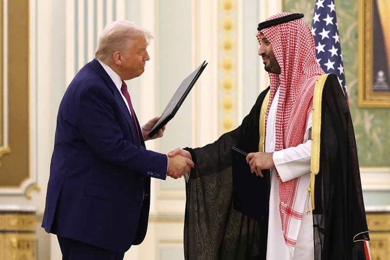 Politics: foreign policy expert on trump’s middle east trip –