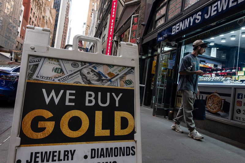 Politics: record prices, jewelry meltdowns, and a bitcoin boom –