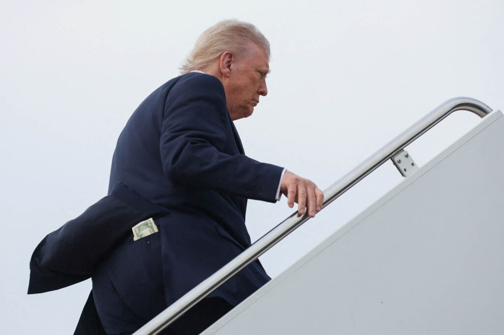 Politics: trump accepting financial gifts from qatar is one of