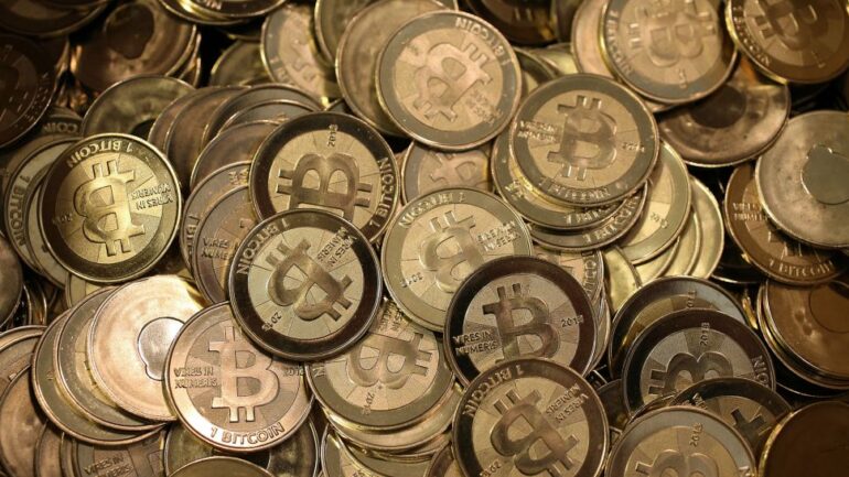 Science & tech: jpmorgan will now let clients buy bitcoin