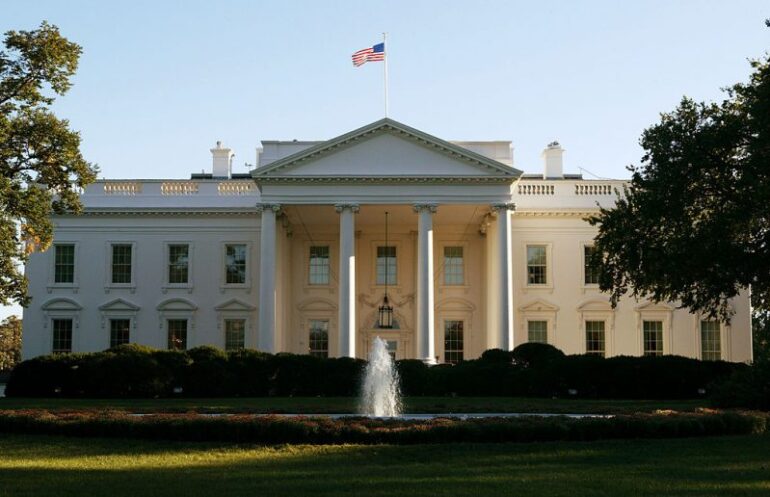 Politics: bipartisan latino group meets with white house officials over