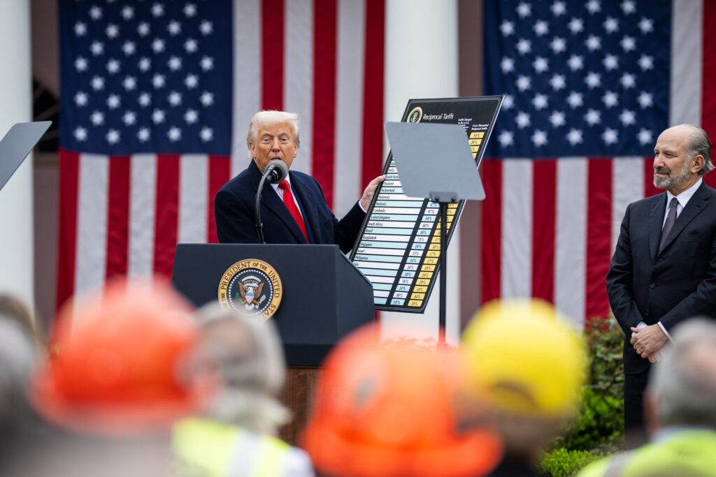 Politics: court allows trump tariffs to remain in effect