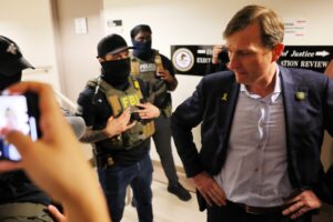 Politics: democrats' push to ban ice agents' masking shows whose