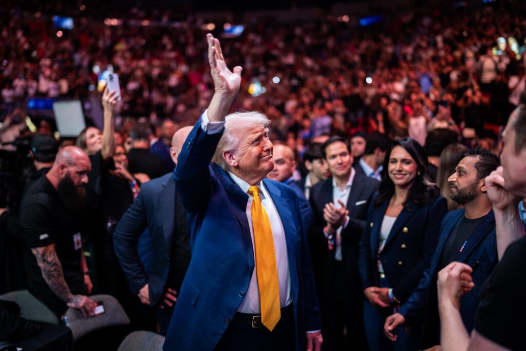 Politics: polls show trump’s approval rating remains strong