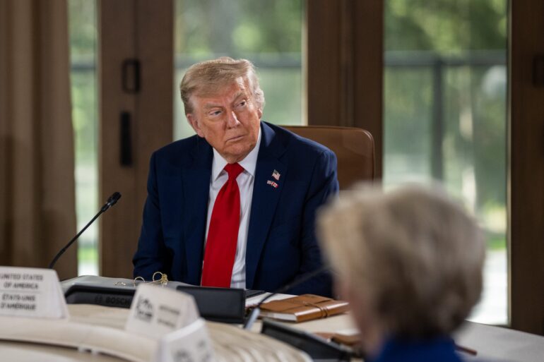 Politics: trump calls out jerome powell before testifying