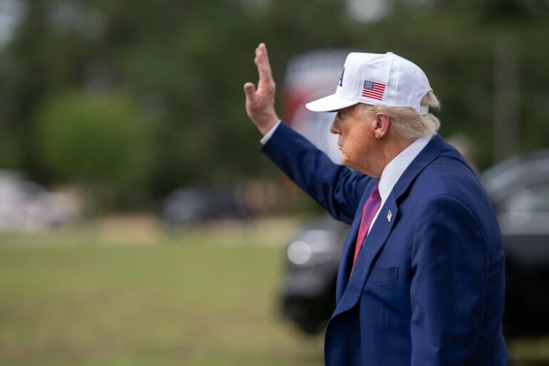 Politics: trump’s approval rating hits 54%