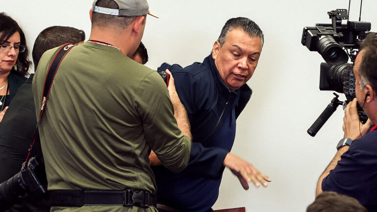Satire news: democrats back resolution thanking federal agents for handcuffing