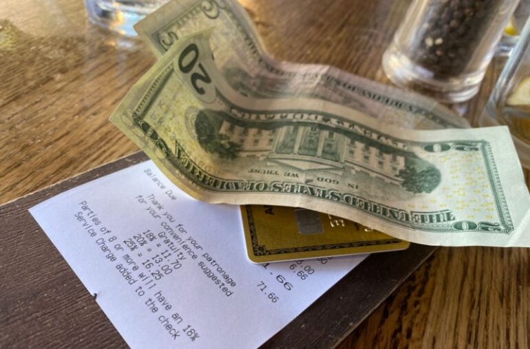 Politics: americans keep spending as economy defies expectations – one