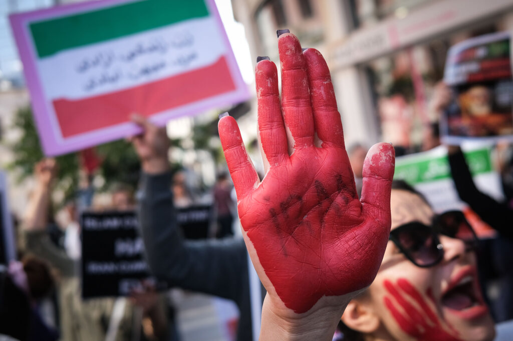 Politics: between horror and hope ordinary iranians brave an uncertain
