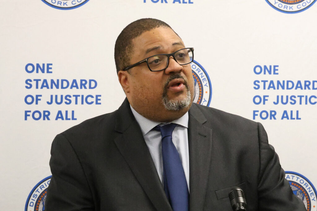 Politics: da alvin bragg put criminals first — i'll end era