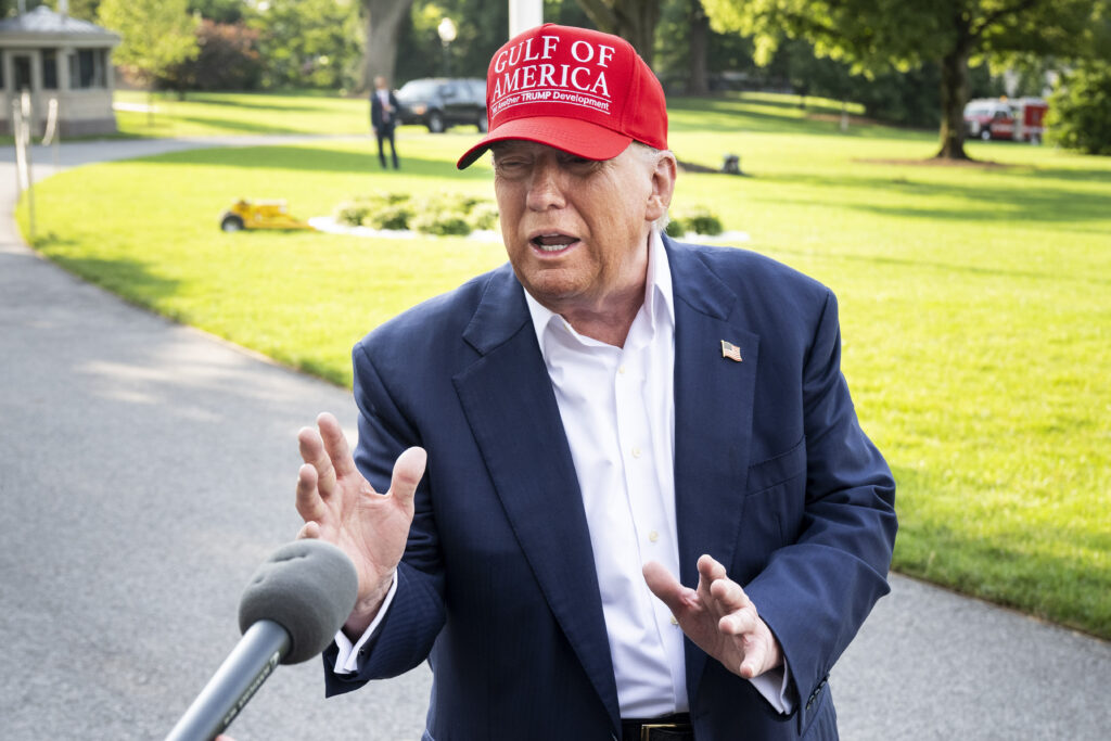 Politics: malicious critics are trying to blame trump for the