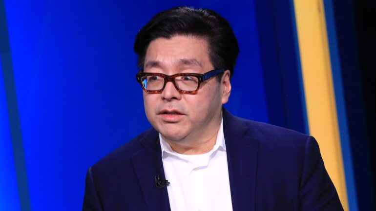 Stock market: tom lee's granny shots etf is crushing the