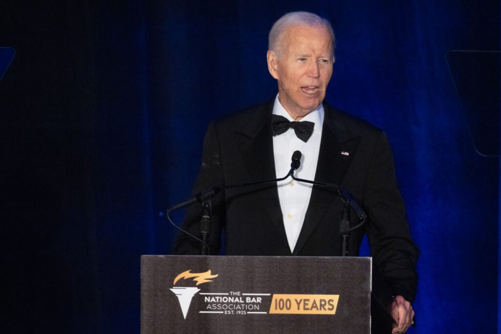 Politics: joe biden threw open the border to rig the