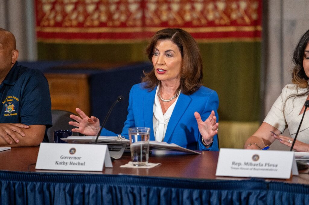 Politics: kathy hochul wants to break law to change voting