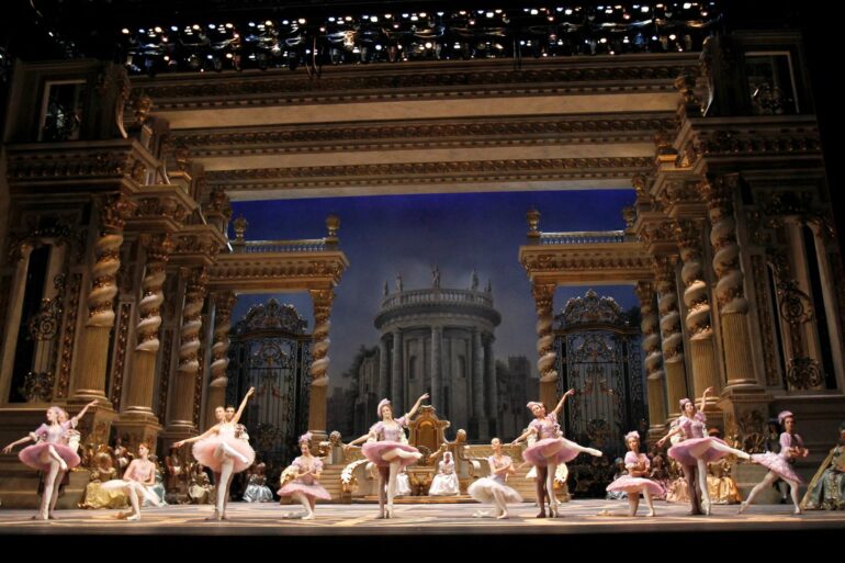 Politics: to understand russians, try catching a ballet at the