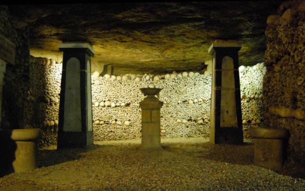 The intricate bone arrangements in the Paric catacombs