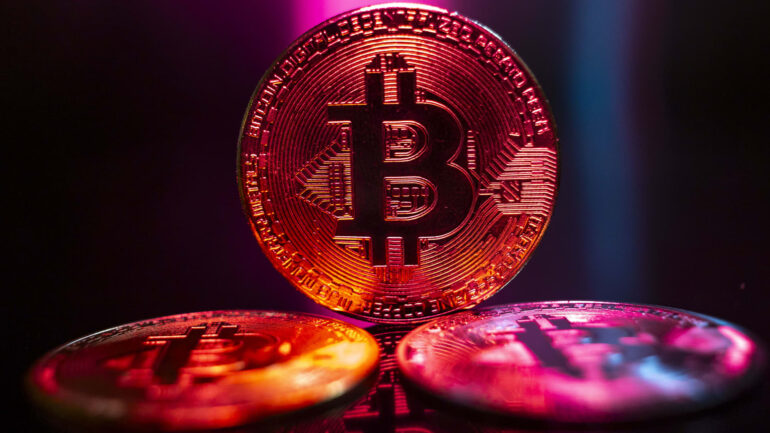 Stock market: bitcoin sinks to $115,000 after hitting its newest