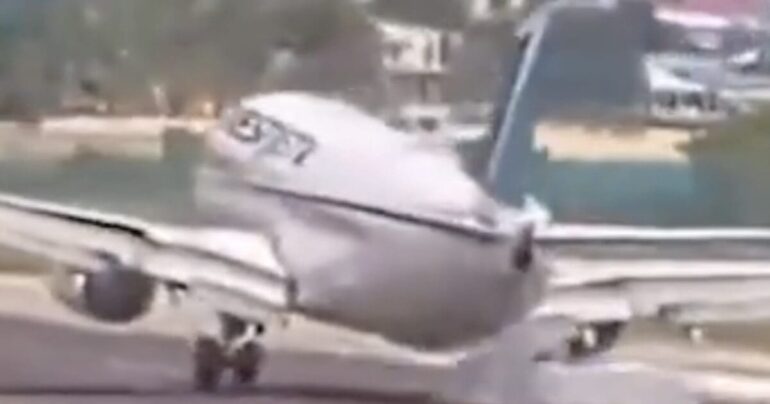 Commercial Jet's Rough Landing Shuts Down Airport * 100PercentFedUp.com * by Danielle