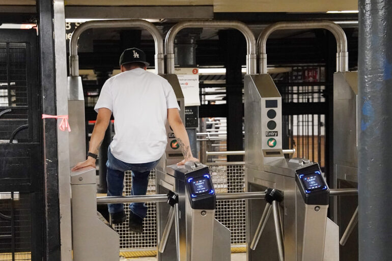Politics: after a miserable summer for riders, mta leaders need
