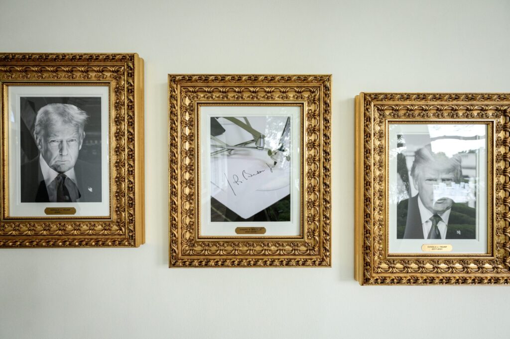 Politics: trump showed democrat leaders biden’s autopen portrait – posts