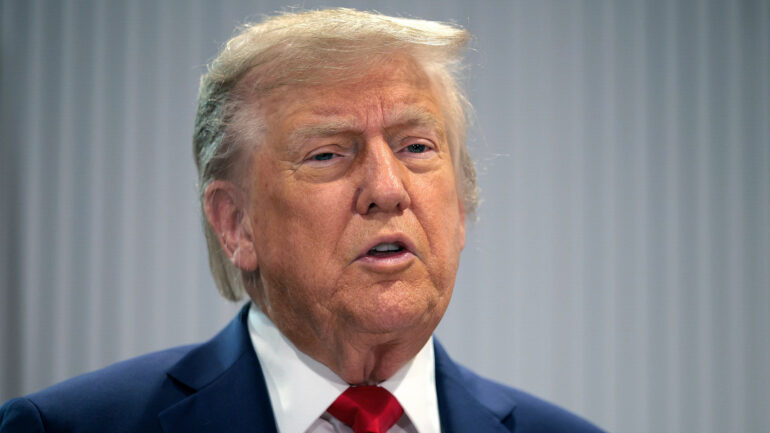 Satire news: trump audibly counting non white generals