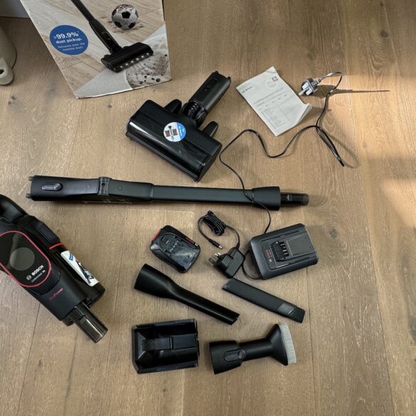 vacuum cleaner review box contents