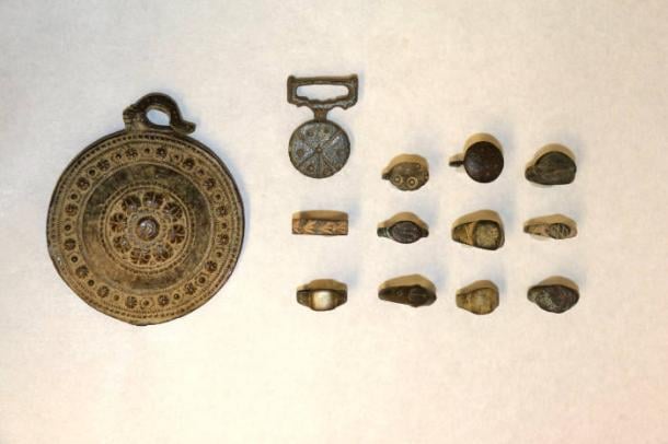 Medieval ring artifacts found in the thrift shop in B.C., Canada.